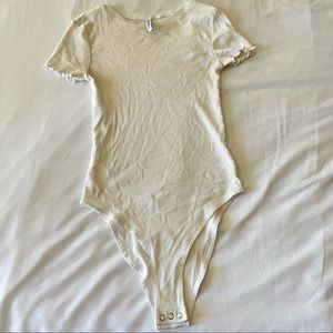 H&M ribbed white bodysuit